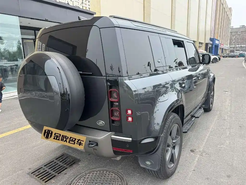 Land Rover Defender 110 3.0 T P400 X-DYNAMIC HSE