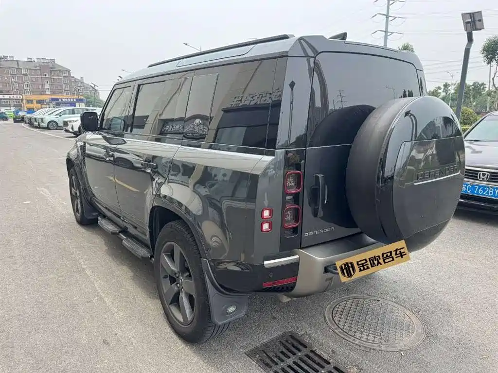 Land Rover Defender 110 3.0 T P400 X-DYNAMIC HSE