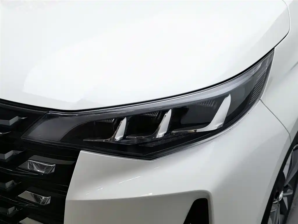 GAC Trumpchi M6 PRO 270 T DCT Premium