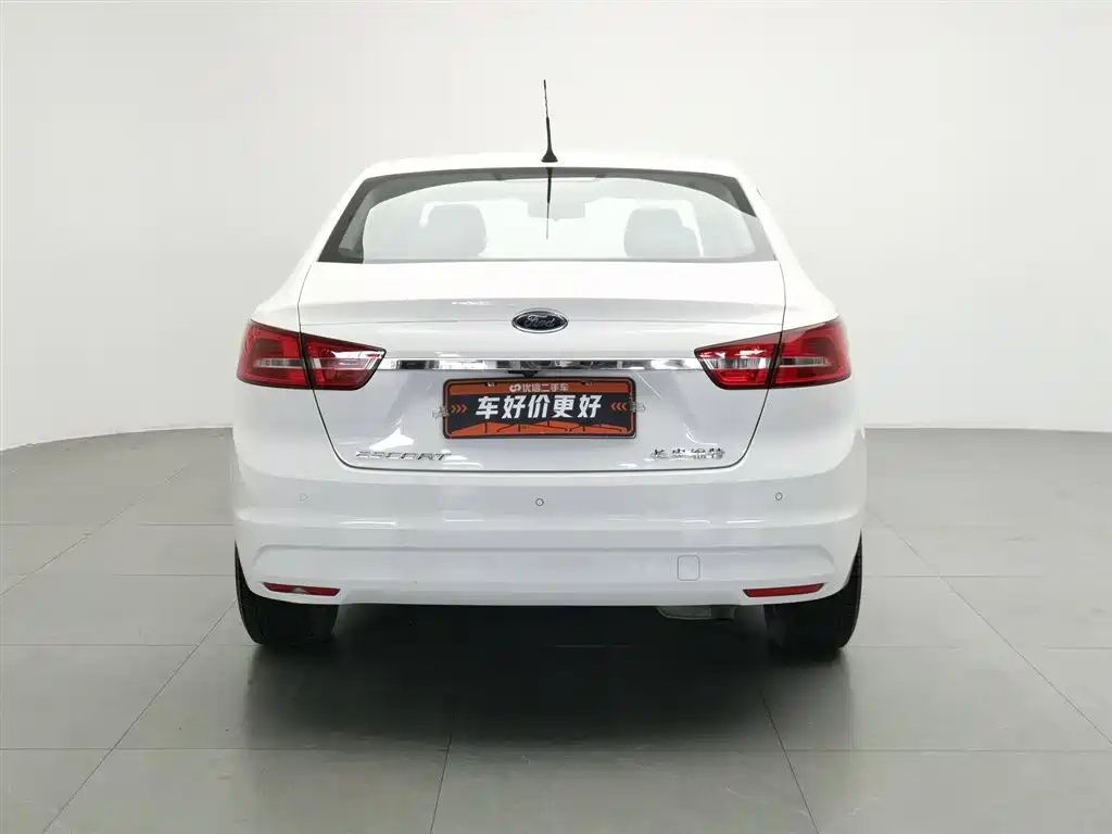 Escort Happy 1.5 L Auto Fashion