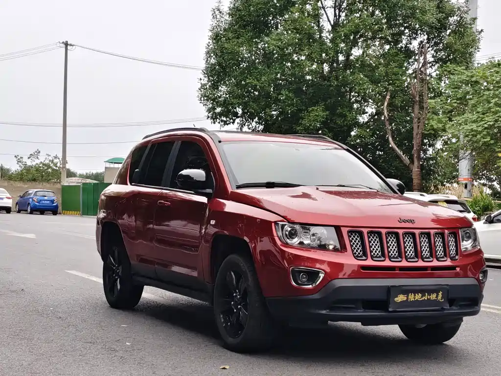 Compass (Import) 2.4 L 4 WD Snake Treasure