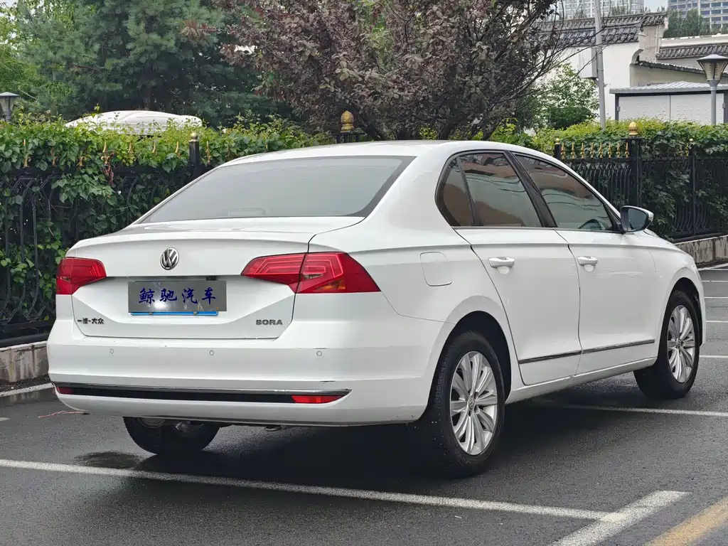 Bora 1.5 L Auto Comfort