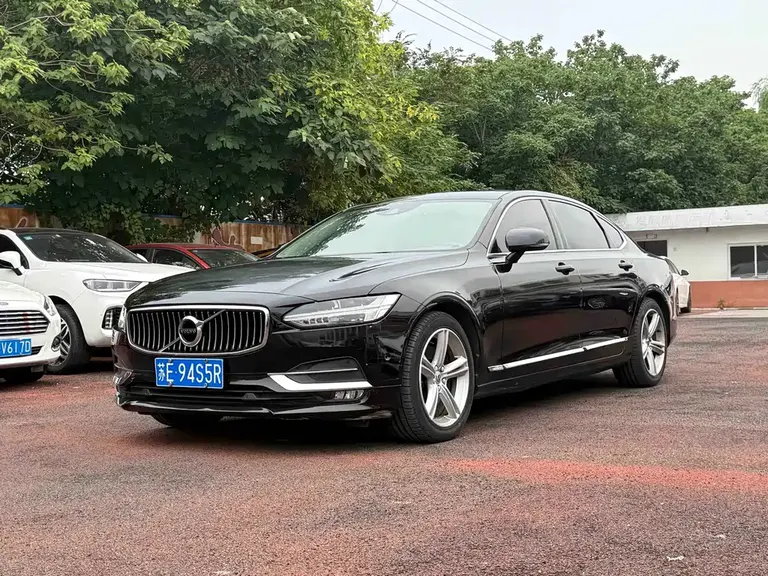 Volvo S90 T4 Smart Vision