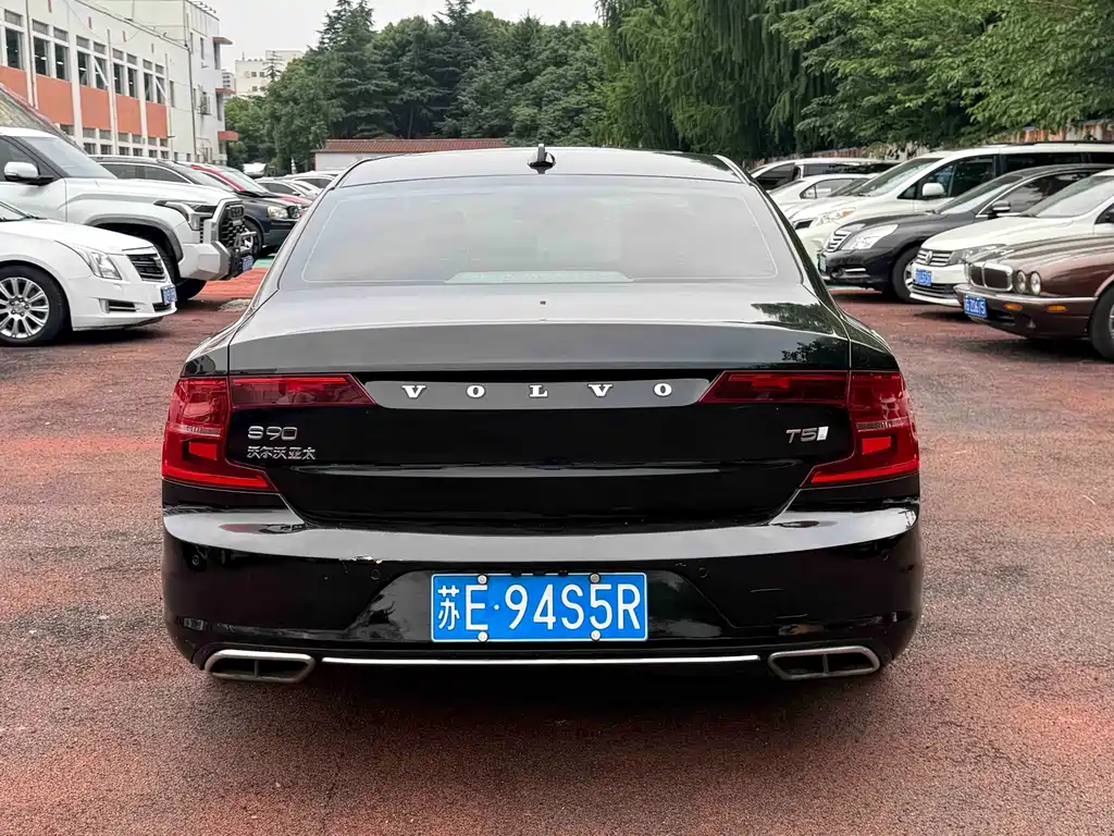 Volvo S90 T4 Smart Vision