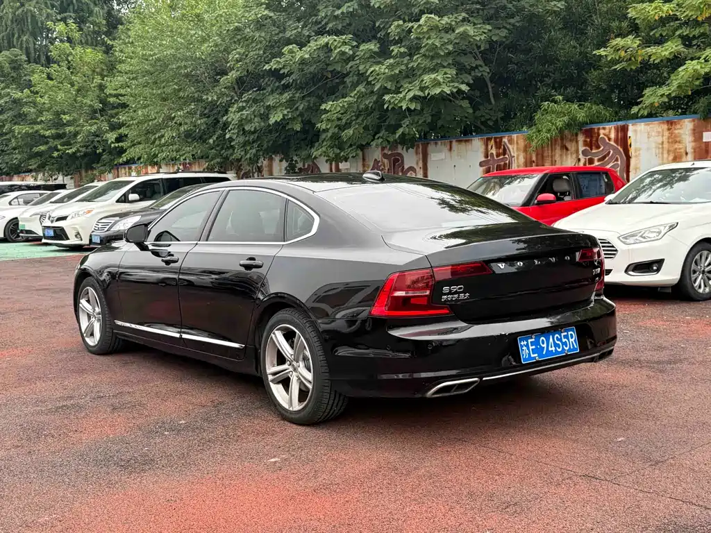 Volvo S90 T4 Smart Vision