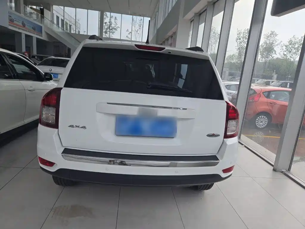 Compass (Import) Facelift 2.4 L 4 WD Comfort