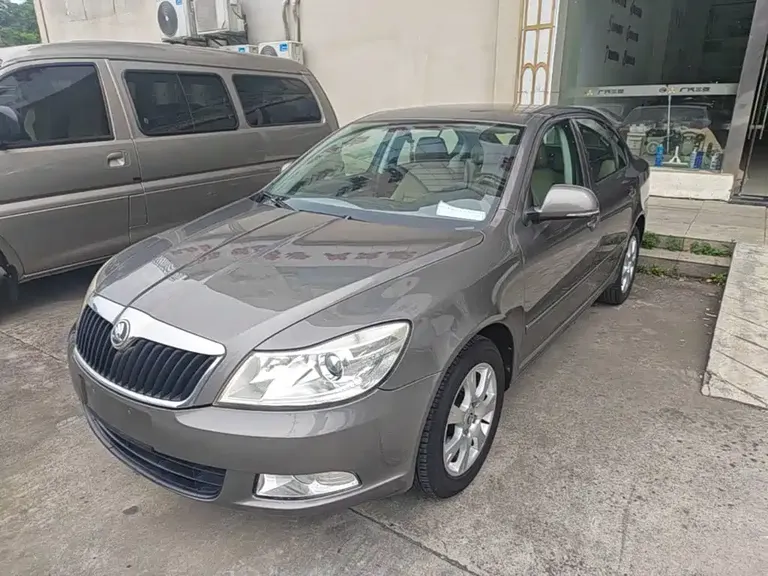 Skoda Octavia 1.6 L Auto Yijie