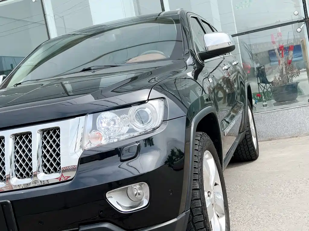 Grand Cherokee (Import) 大切诺基(进口) 2012款 5.7 L 旗舰导航版