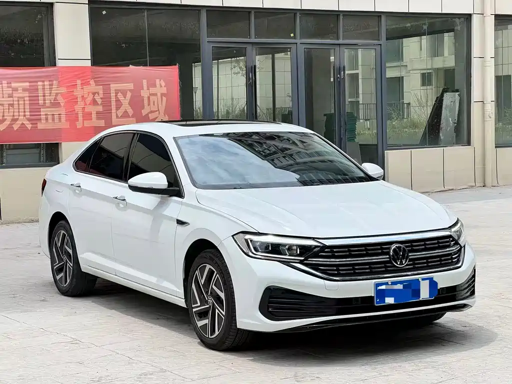 Sagitar 300 TSI DSG Transcend