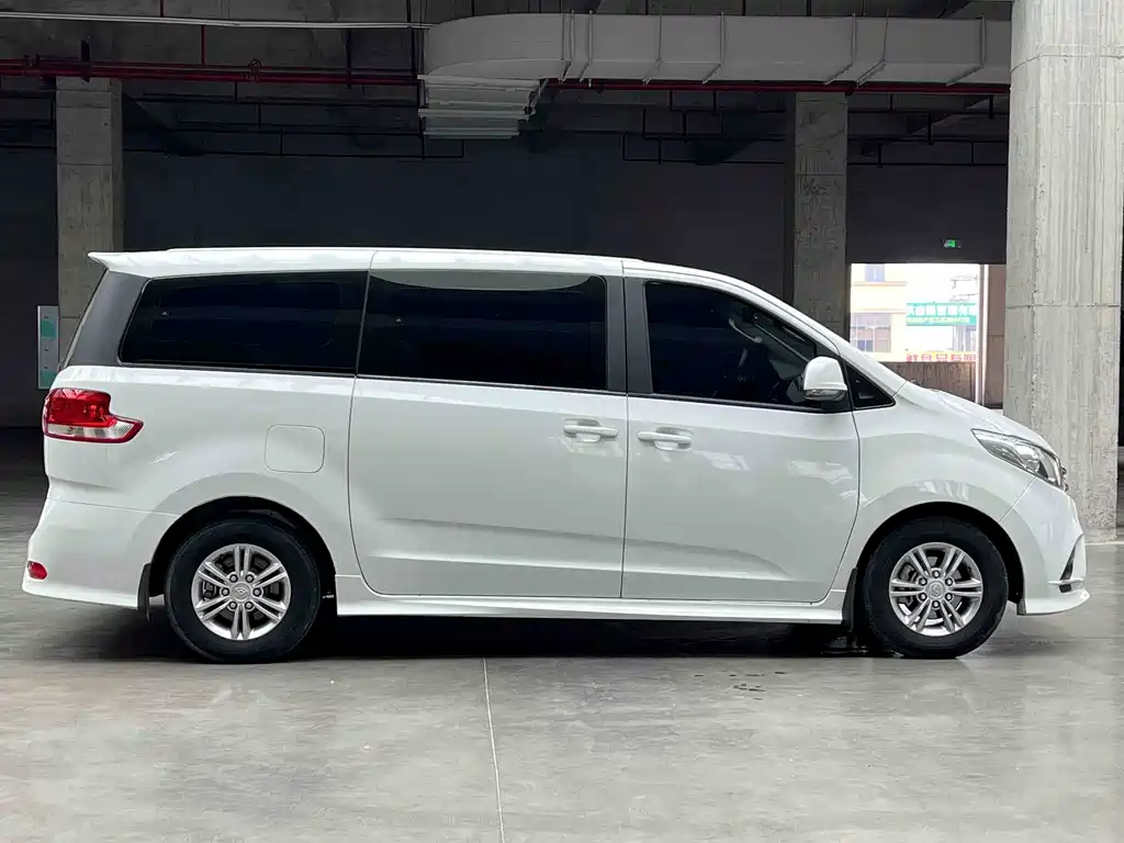 Maxus G10 大通G10 2021款 2.0 T 自动精英版 柴油 7座