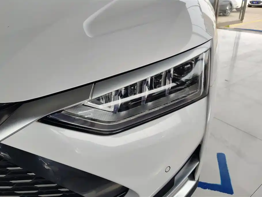 Han DM 4 WD Performance Luxury