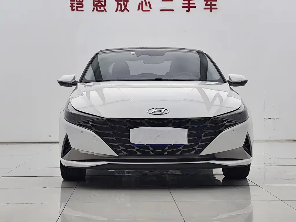 Elantra 1.5 L CVT LUX Distinguished