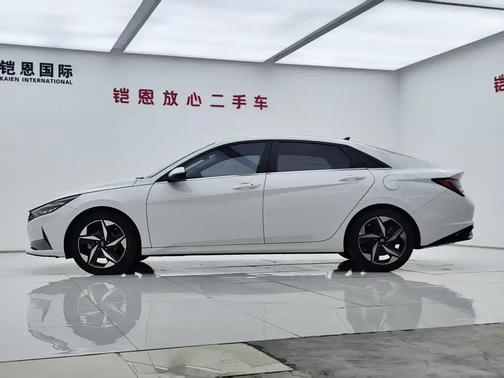 Elantra 1.5 L CVT LUX Distinguished