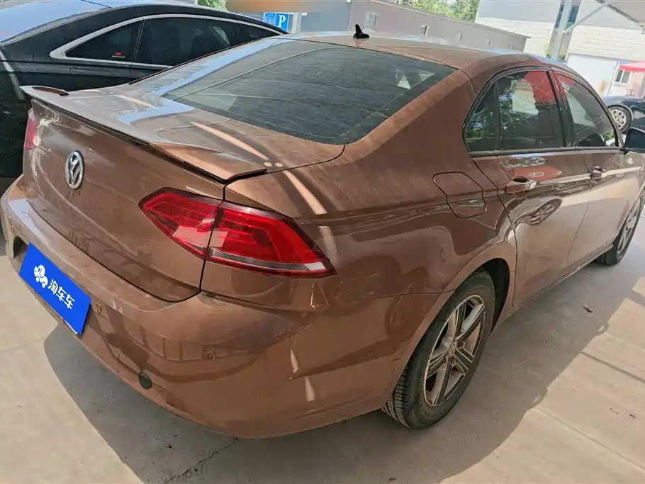 Lamando 230 TSI DSG Style