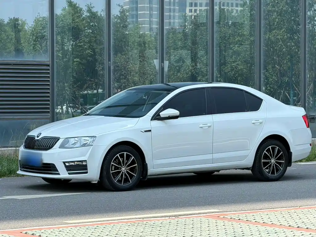 Octavia 1.6 L Auto Smart Travel