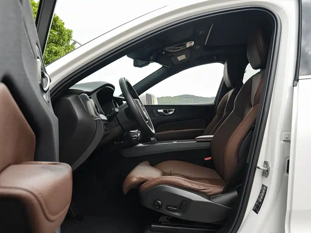 Volvo XC60 T5 4 WD Smart Ease Luxury
