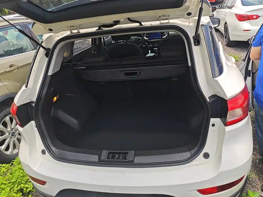 GAC Trumpchi GS4 200 T G-DCT Elite