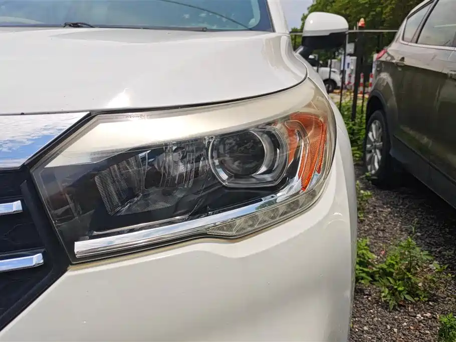 GAC Trumpchi GS4 200 T G-DCT Elite
