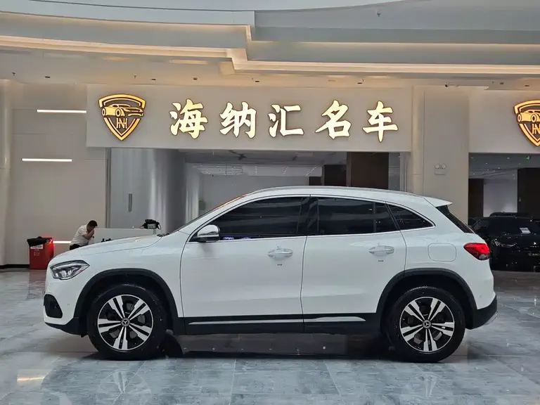 Mercedes-Benz GLA GLA 220