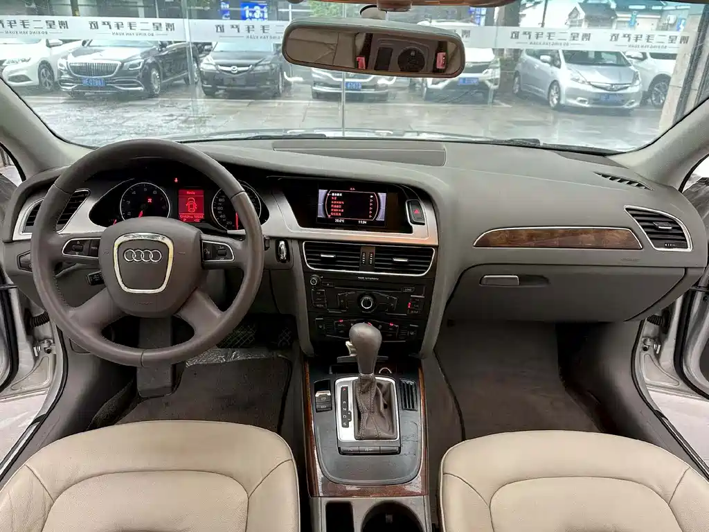 Audi A4 L 奥迪A4 L 2011款 2.0 TFSI 技术型