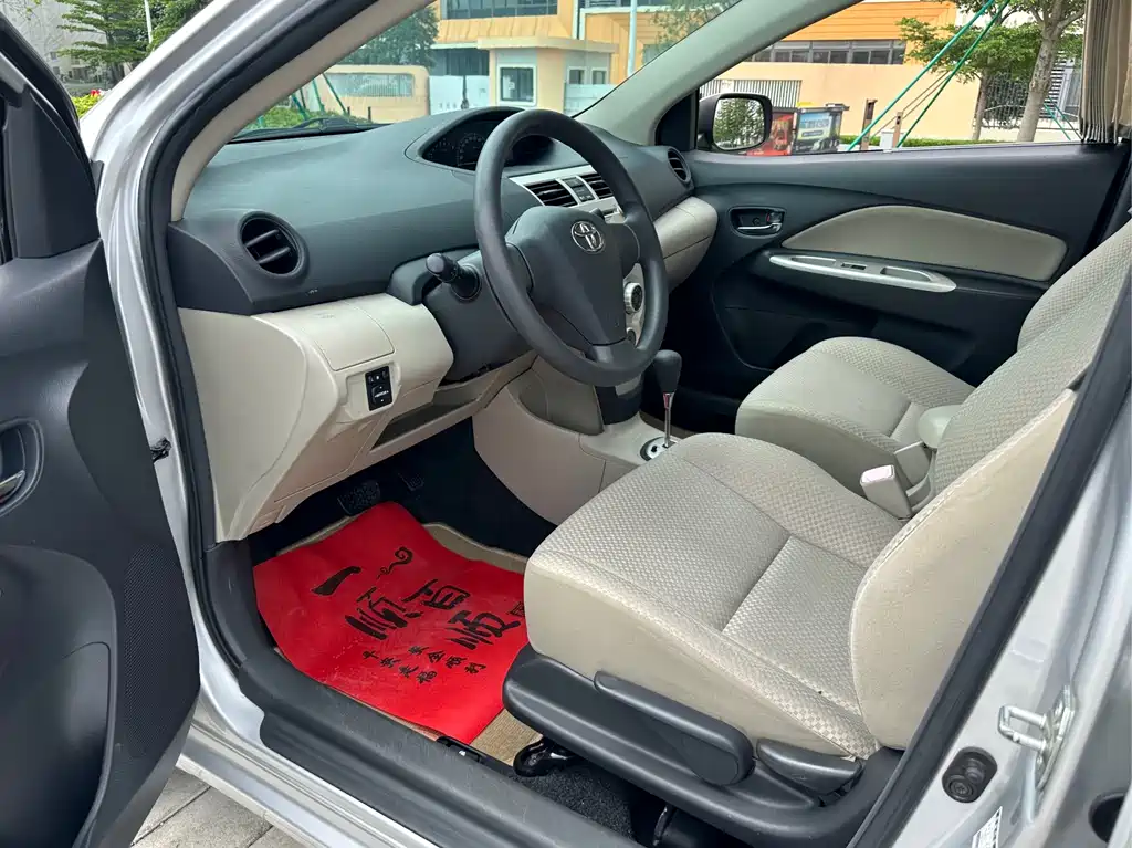 Vios 1.6 L GL-i Special Commemorative AT