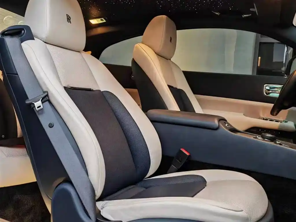 Wraith 6.6 T Black Badge