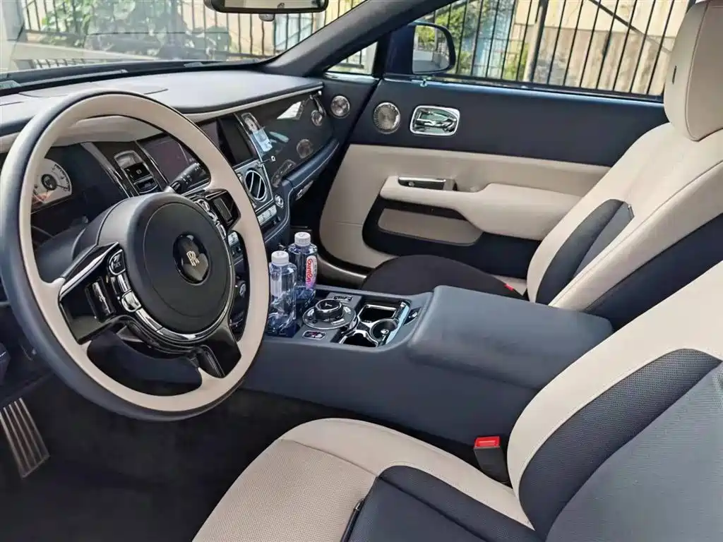 Wraith 6.6 T Black Badge