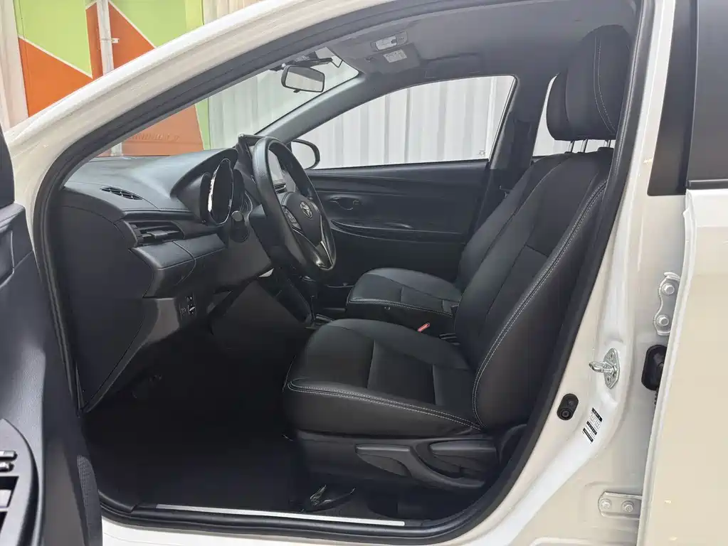 YARiS L Zhixuan Zhixuan X 1.5 L CVT Luxury PLUS