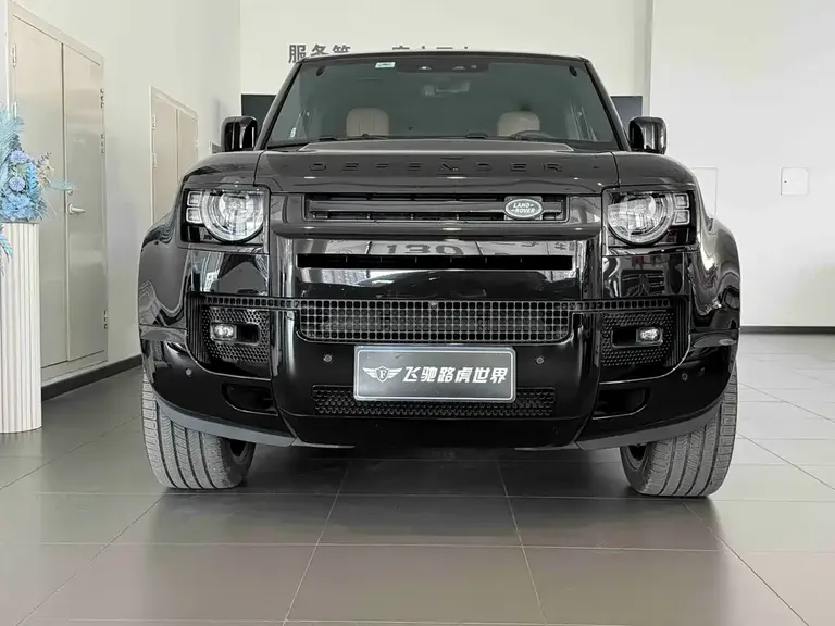 Land Rover Defender 110 3.0 T P400 X-Dynamic HSE