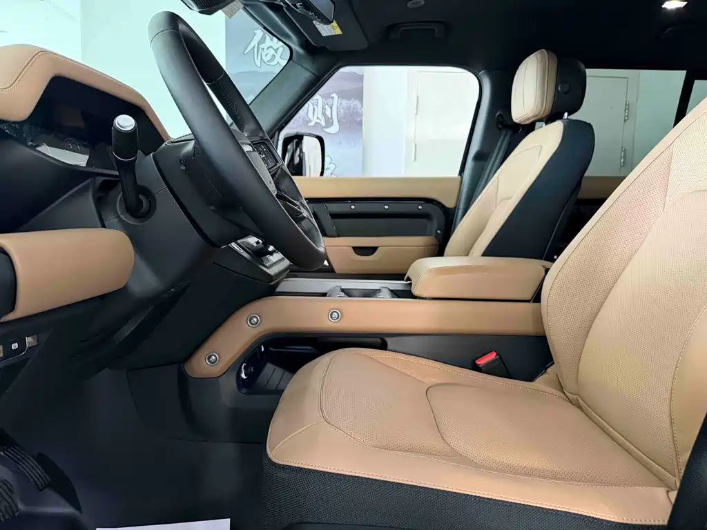 Land Rover Defender 110 3.0 T P400 X-Dynamic HSE