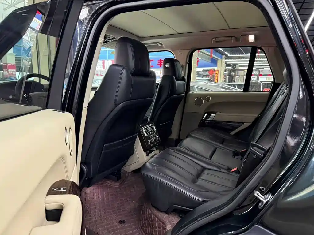 Range Rover 3.0 SC V6 Vogue