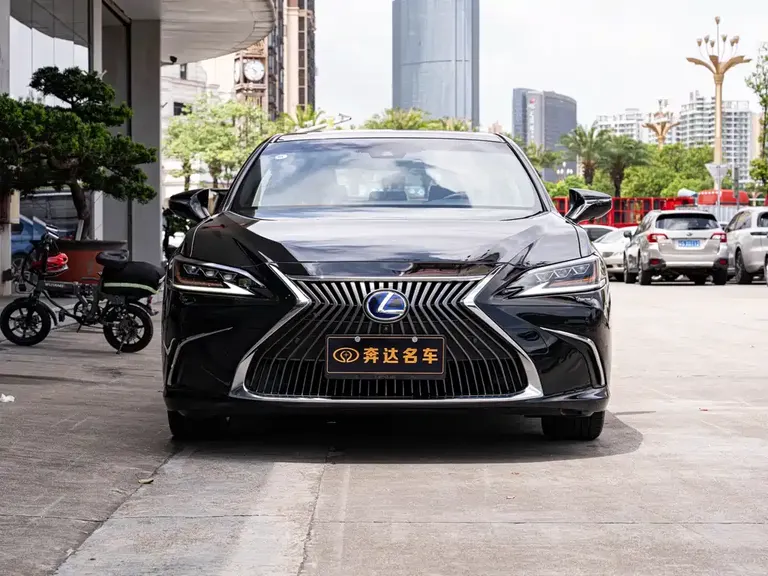 Lexus ES 300 h Executive CN-V