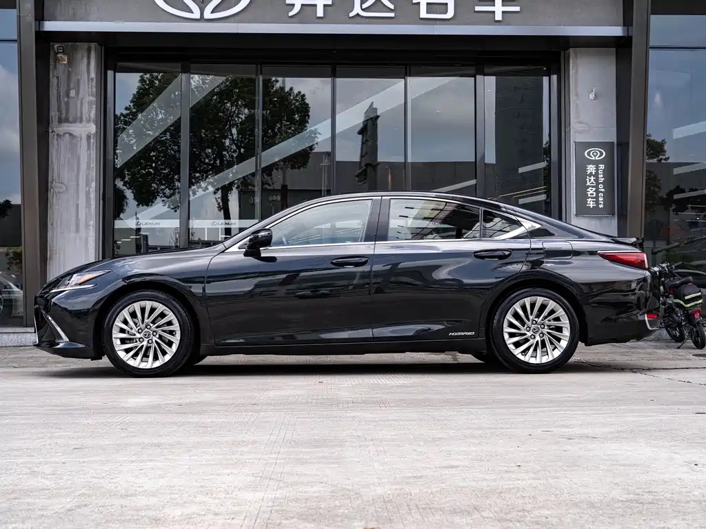 Lexus ES 300 h Executive CN-V