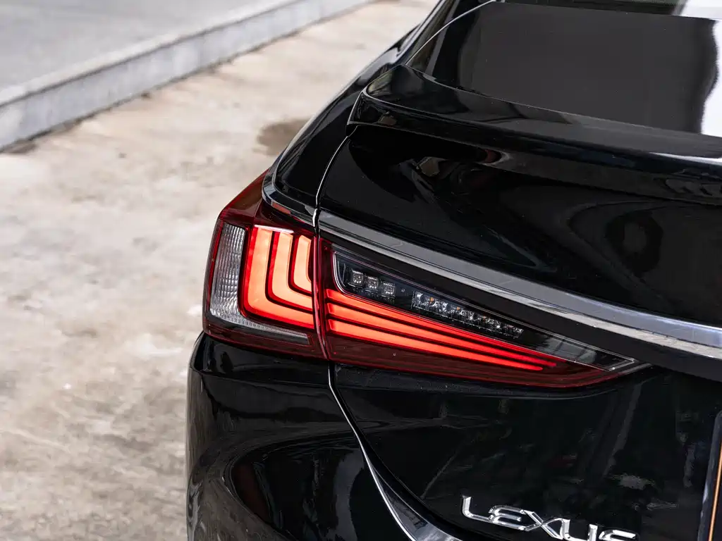 Lexus ES 300 h Executive CN-V