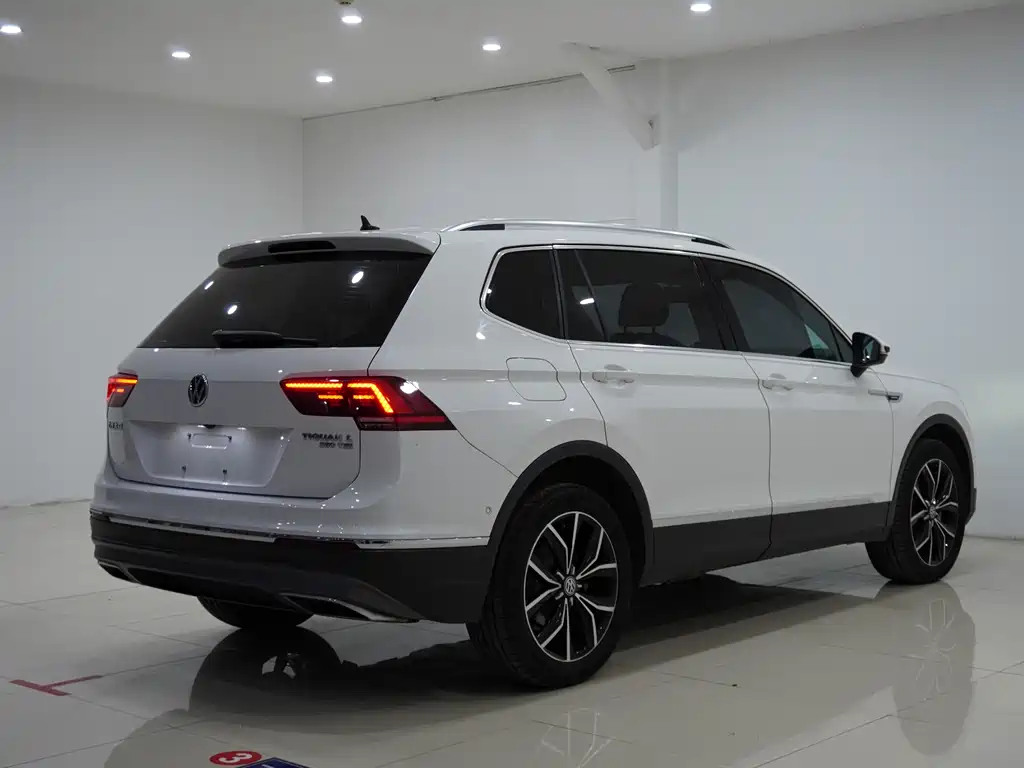 Tiguan L 380 TSI Auto 4 WD Flagship