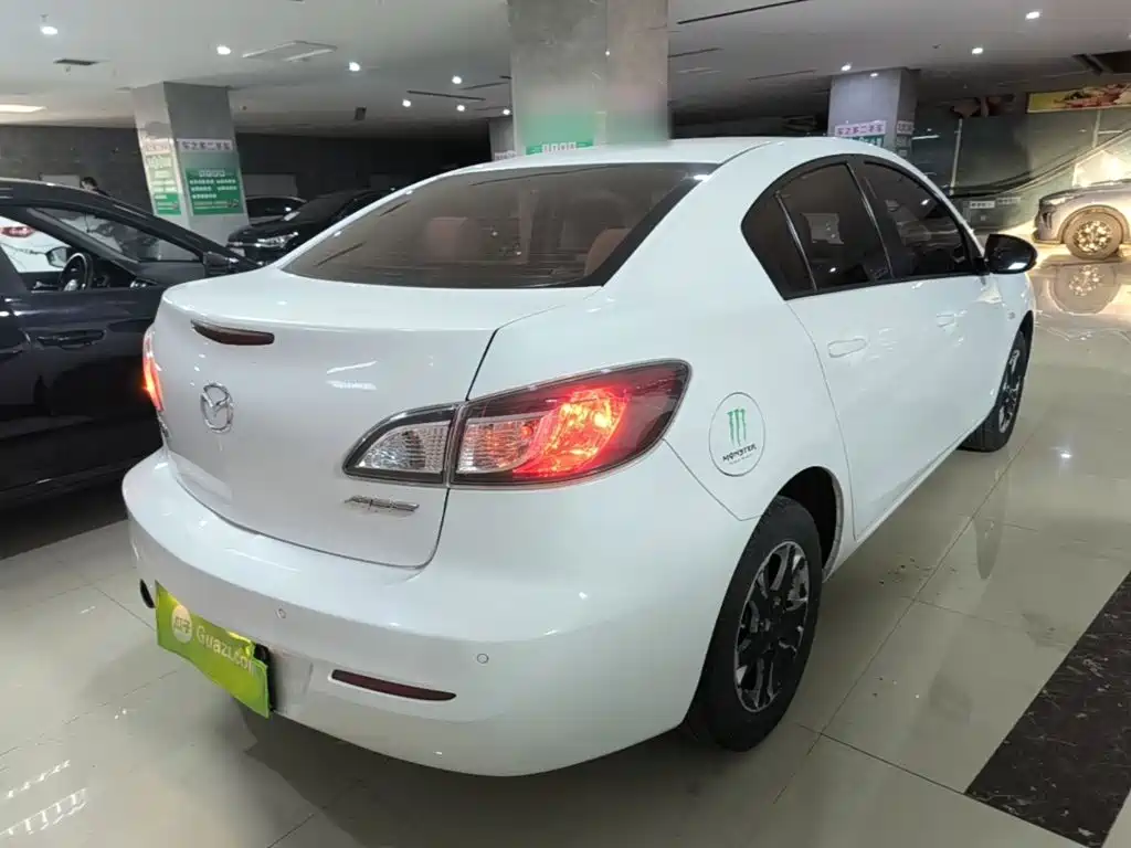 Mazda 3 Star 马自达3星骋 2015款 三厢 1.6 L 自动舒适型