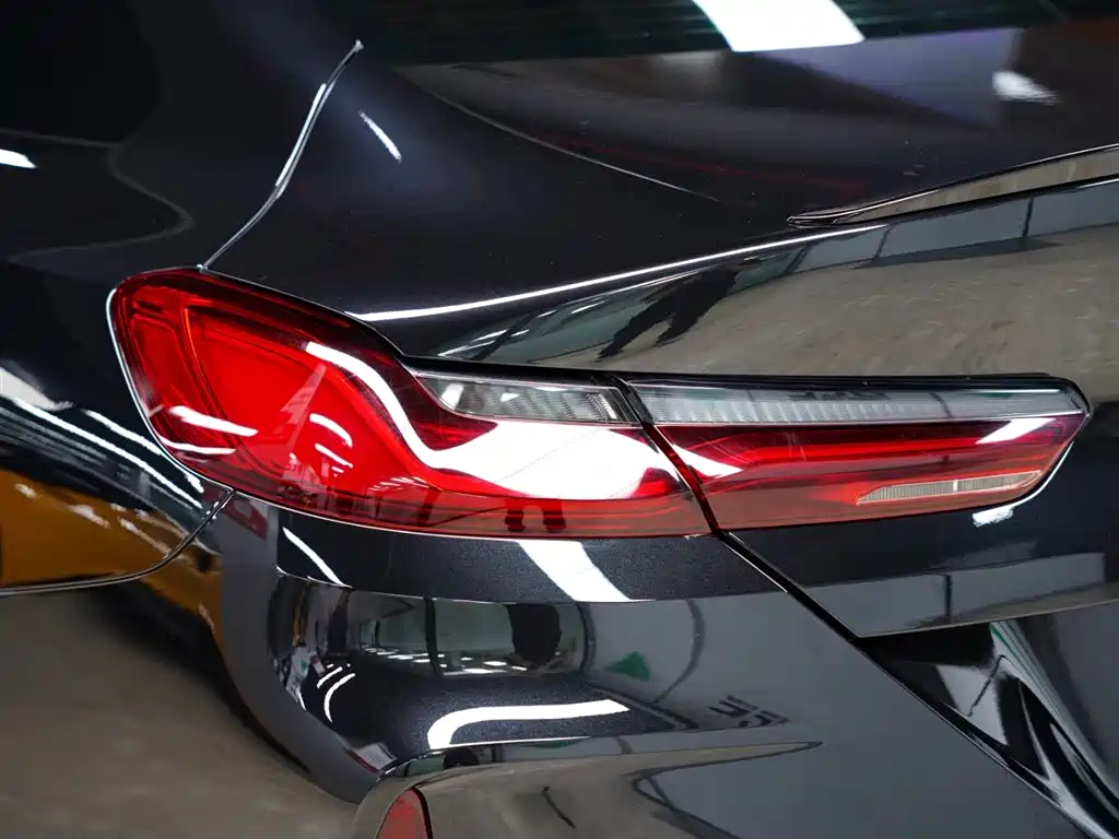 BMW M8 宝马M8 2022款 M8 四门轿跑车 雷霆版