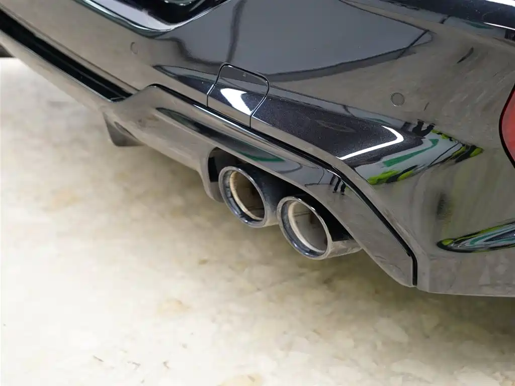 BMW M8 宝马M8 2022款 M8 四门轿跑车 雷霆版