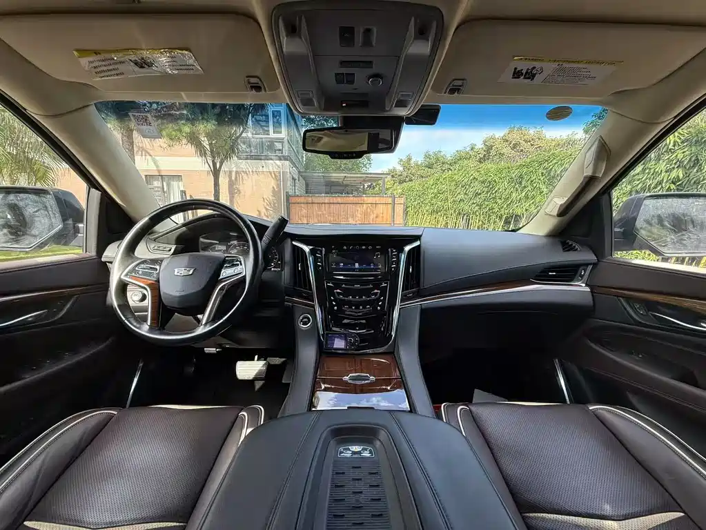 Escalade 6.2 L President No.1