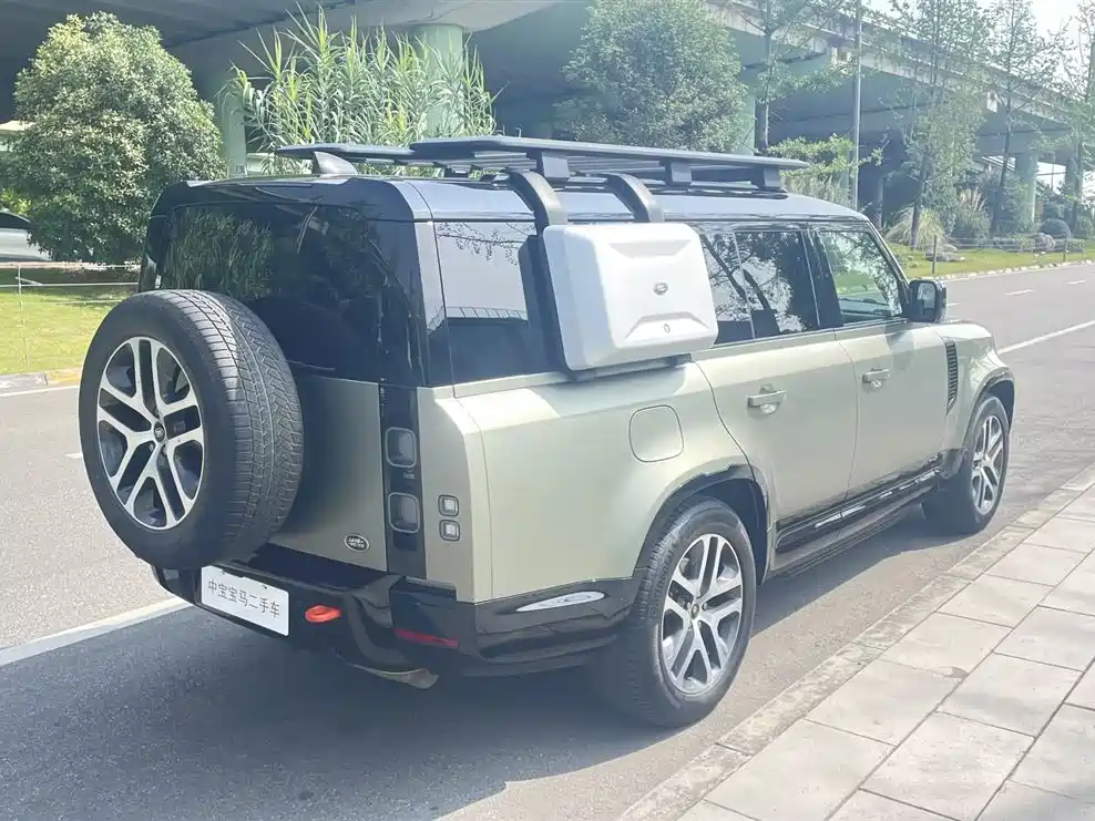 Land Rover Defender 130 3.0 T P400 X