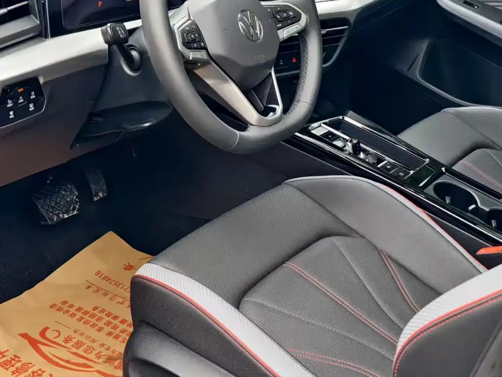 Lamando Lamando L 280 TSI DSG Dazzle Hot