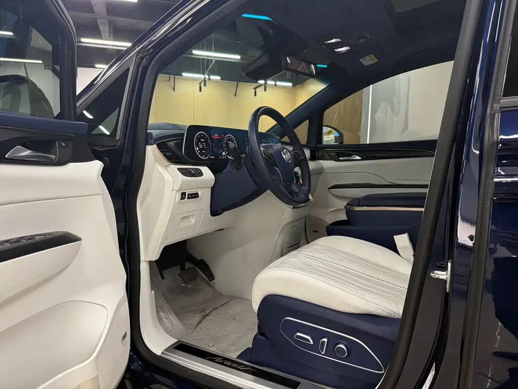 Buick GL8 Avenir Avenir 4-seat Noble Ceremony