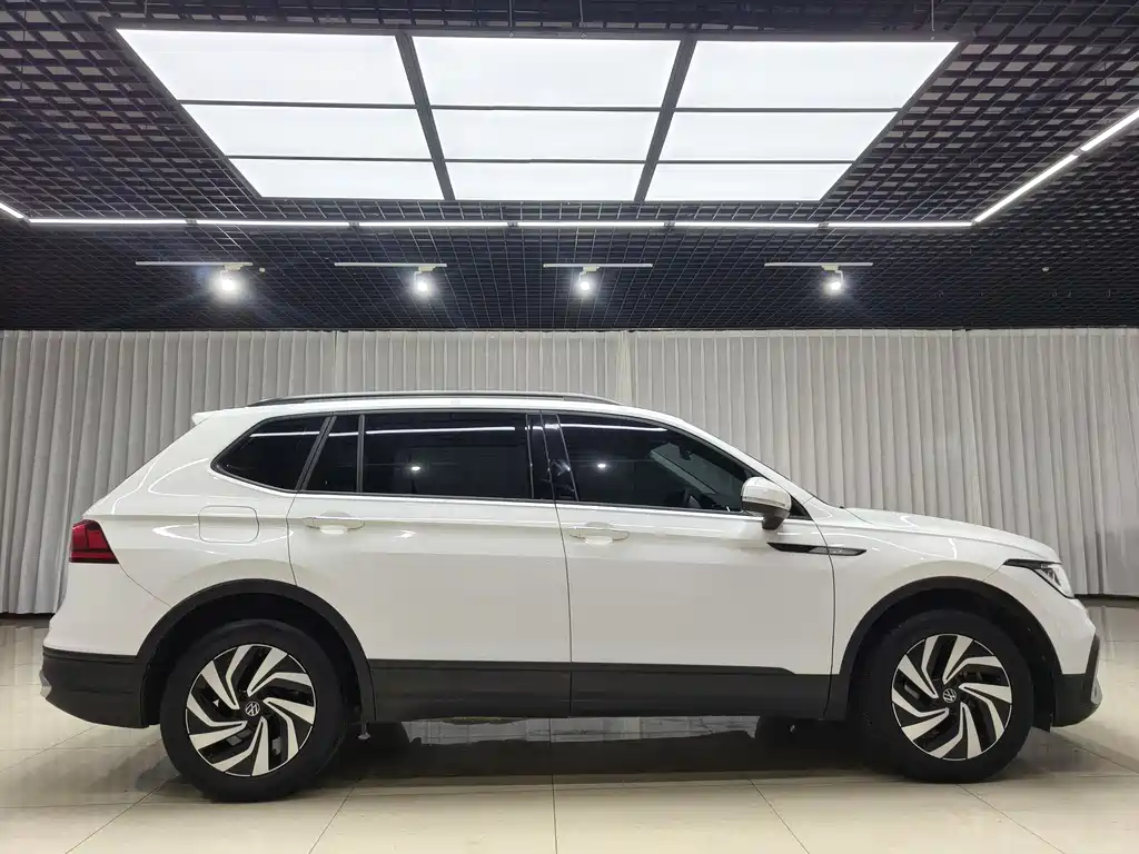 Tiguan L 330 TSI Auto 2 WD Comfort Enjoyment