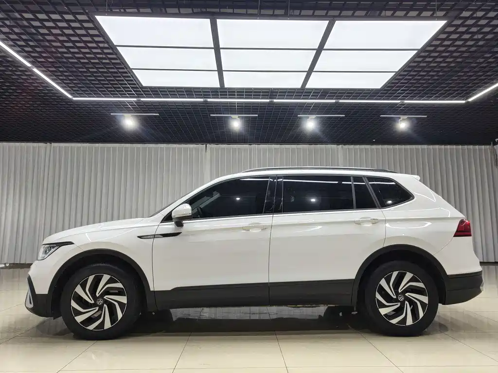Tiguan L 330 TSI Auto 2 WD Comfort Enjoyment