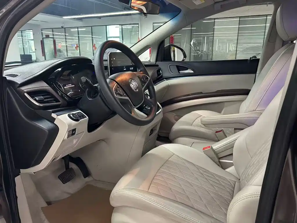 Buick GL8 Land Official Cabin Comfort