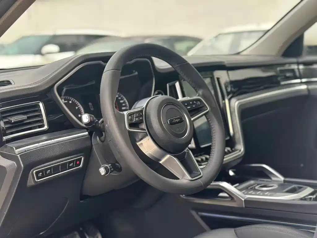 Zotye T700 1.8 T DCT Premium