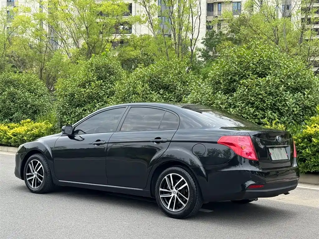 Besturn B50 1.6 L Auto Luxury