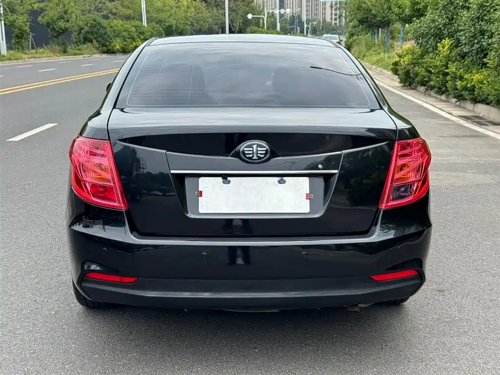Besturn B50 1.6 L Auto Luxury