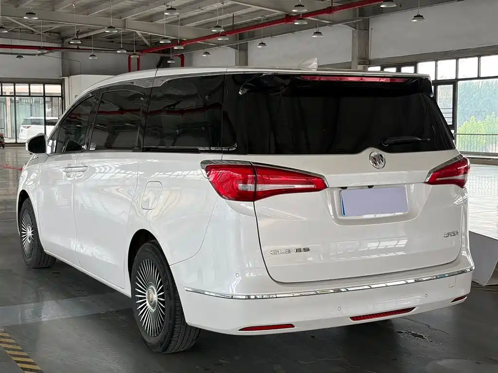 Buick GL8 ES 28 T Comfort CN-V