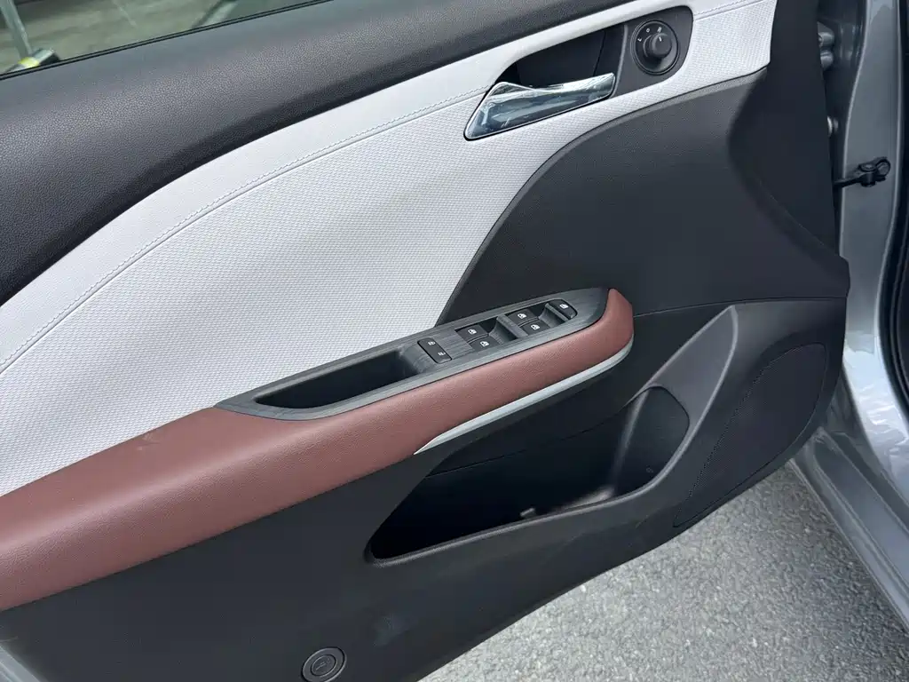 Monza 1.5 L DCT Joy